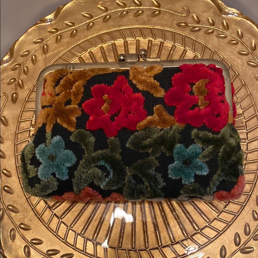 Vintage Floral Velvet Clutch - Multicolor